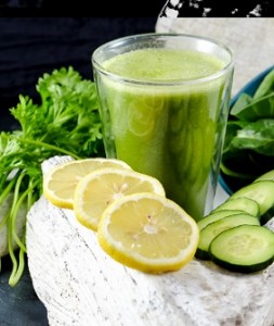 Cette recette de jus détoxifiant s'appelle The Cleanse en Anglais